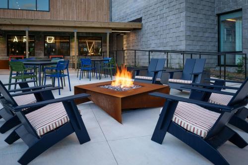 บริการและสิ่งอำนวยความสะดวก, Moxy Fayetteville in ฟาเยตต์วิลล์ (AR)