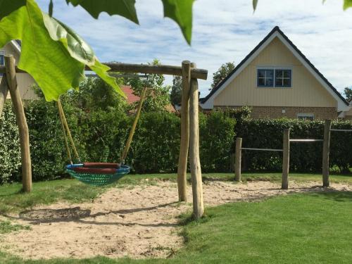 plac zabaw dla dzieci, Vakantiehuis Zeeduinenbos in Aagtdorp