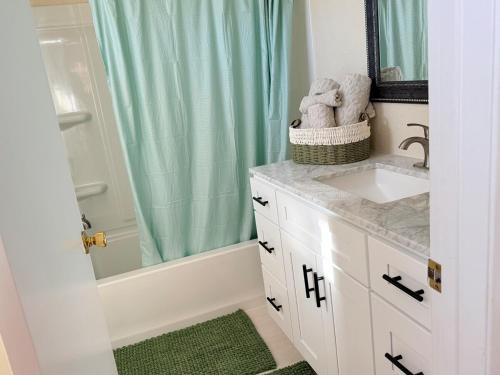 Les Delices Maison in Miramar Ranch North