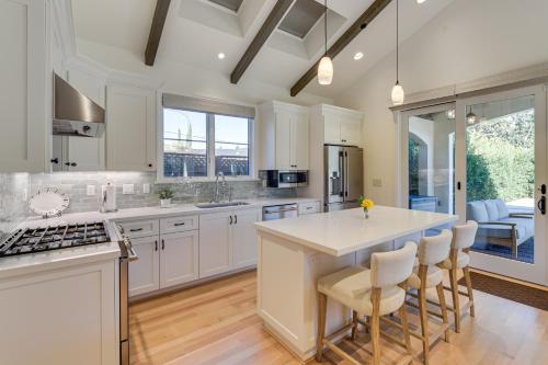 Los Gatos Guest Cottage 2 Mi to Netflix HQ! in 洛思加圖斯