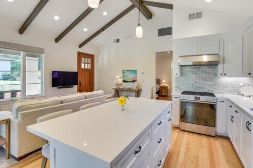 Los Gatos Guest Cottage 2 Mi to Netflix HQ! in 洛思加圖斯