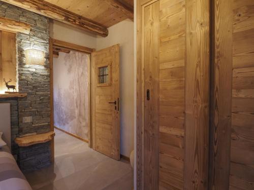 Suite with Mountain View