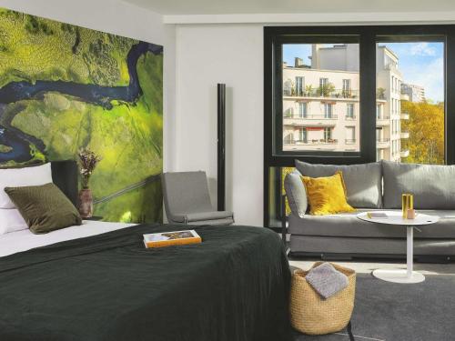 room detail thumbnail 1
