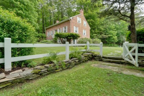 . 'Sky Parlor Farm' on 480 Acres w/ Fire Pit!