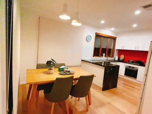 Modern 2 bedroom home in burwood east in Forest Hill