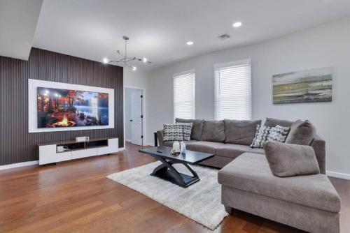 The king -R&J apartments in Newark, USA