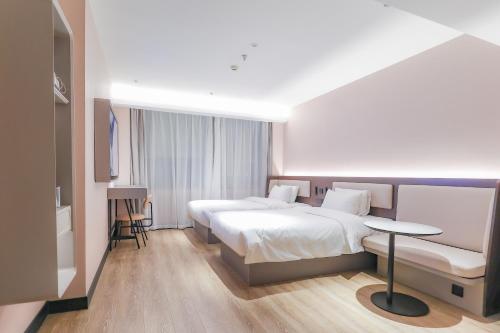 room detail thumbnail 1