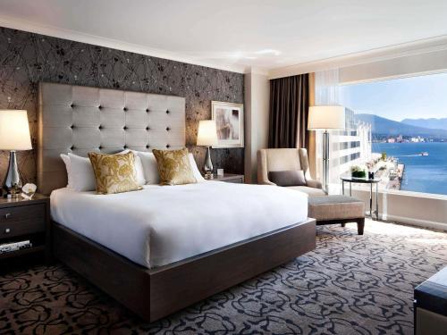 Fairmont Gold Harbor View Room with King Bed