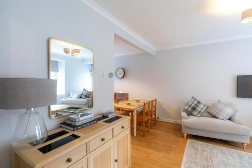 Stonehaven ground floor home with a spectacular harbour view. in Стонхейвен