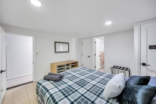 Cozy Lower Level Apt Retreat! in Huntington Station