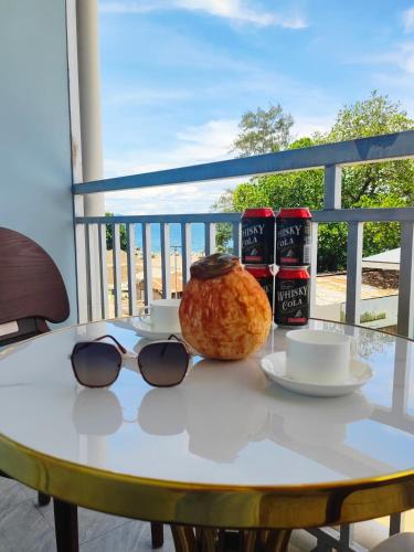 Widok, Mermaid N2 in Honiara