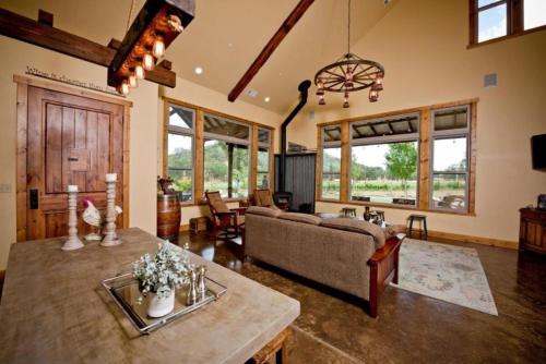 Exquisite Cottage Rental on Peaceful Vineyard near Bear Valley, California in Angels Camp (CA)