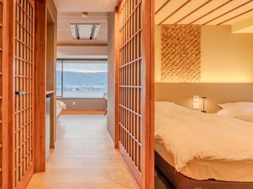 2 bedrooms, 4 beds