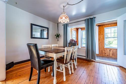 Le 1871 séjour champêtre et lumineux en Mauricie (Le 1871 sejour champetre et lumineux en Mauricie) in แกรนด์แมร์ (ควิเบก)