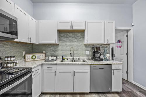 3117 Greenwood Ave - image 2