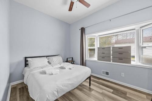 3117 Greenwood Ave - image 4