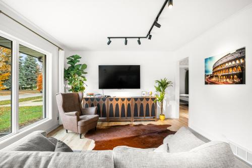Guestroom, New Home neer OHare in North O'Hare