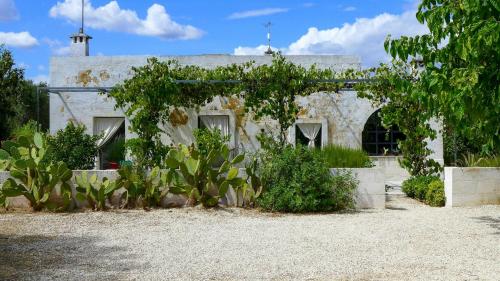 Exterior view, Mediterranean Villa With Pool Near Ostuni in Contrada Donnagnora
