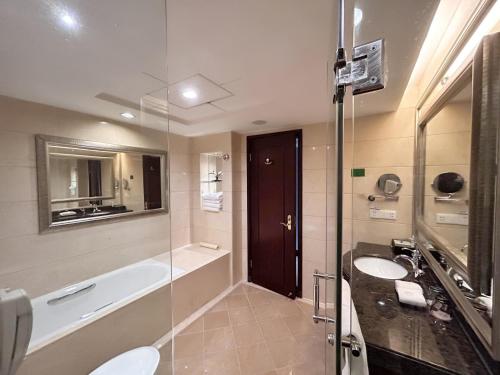 room detail thumbnail 2