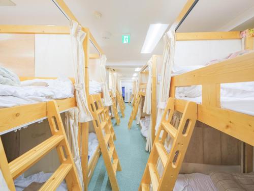 Circle Ten Dormitory-Men Only, Токио (фото 3)