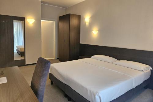 2 twin beds