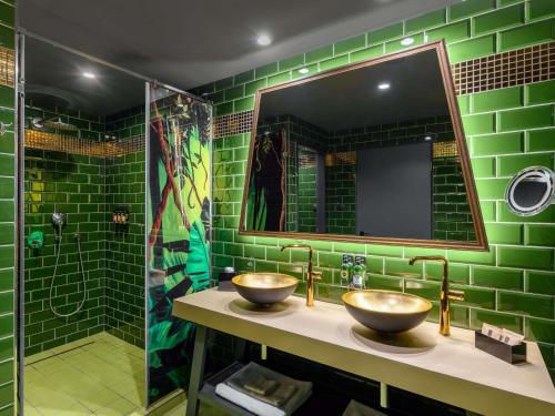 Book the Superior One-Bedroom Junior King Suite - Mobility Accessible Superior One-Bedroom Junior King Suite - Mobility Accessible