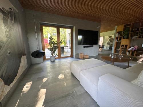 Luxury Villa With jacuzzi, near Aarhus City in Hojbjerg