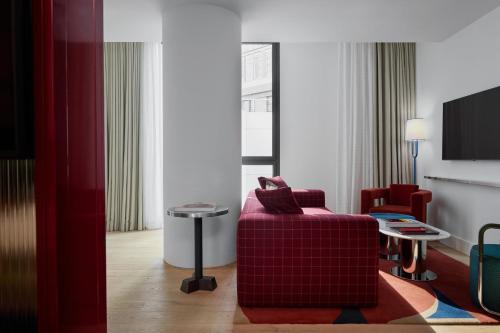 room detail thumbnail 1