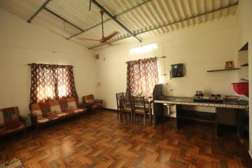 Facilities, Swanand Home Stay in Ratnagiri
