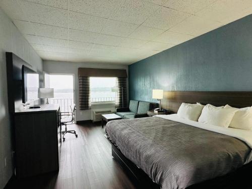 Quality Inn - On The Lake Clarksville-Boydton