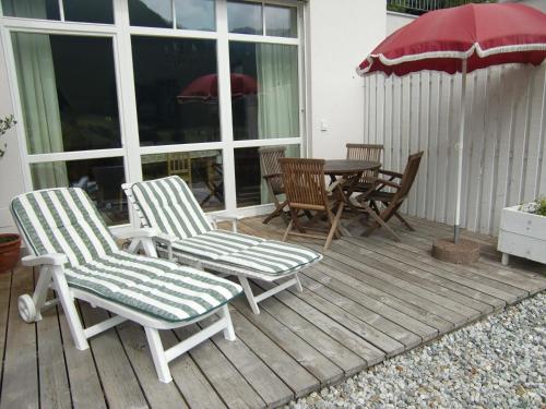 2 bedrooms, 3 beds
