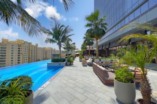 FAM Living - Palm Tower Attached to St Regis Palm Tower 1Bed - Palm Jumeirah Views - image 5