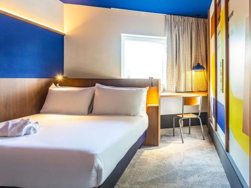 room detail thumbnail 0