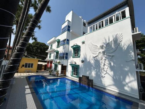 LUXUS Resort - Swimming Pool 1