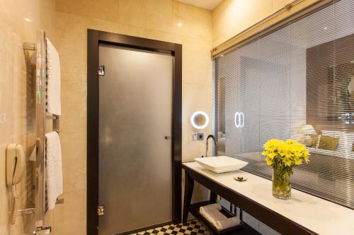 Superior Double Room image 5