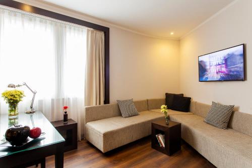 Deluxe Double Room image 3