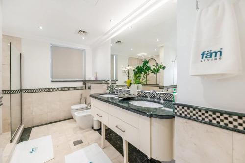 FAM Living- Luxe Penthouse in JBR Marina - Panaromic Sea View - image 6