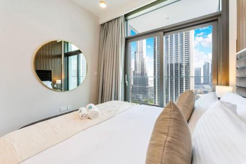 FAM Living - Modern 3 Beds+Maidroom Home in Downtown Burj view - image 4