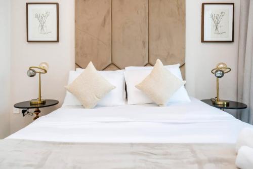 FAM Living - Modern 3 Beds+Maidroom Home in Downtown Burj view - image 6