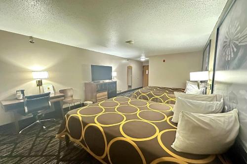 2 queen beds