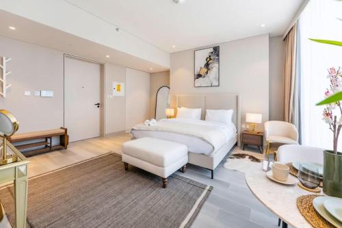 FAM Living - Stunning Modern Marina Apartment, Dubai (photo 2)