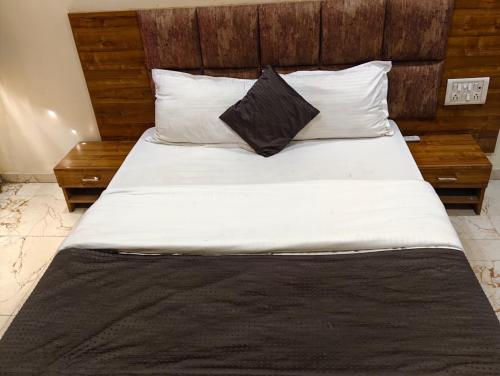 Hotel Signature – Ahmedabad, TN