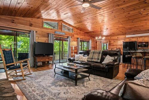 Dogwood Cabin with Dock! in South Union, USA