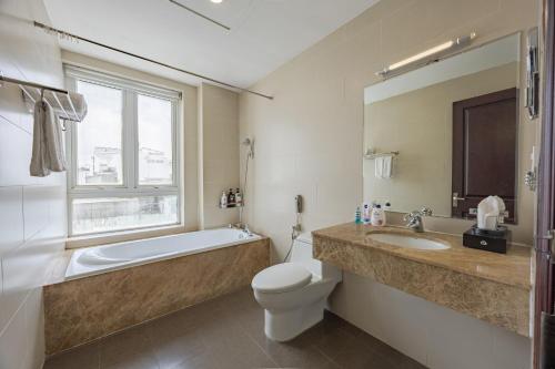 room detail thumbnail 2