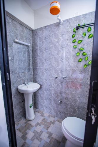 Most Executive house in Naka Lakeview & central - image 5