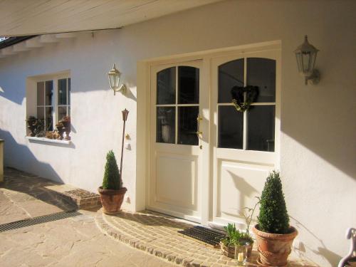 Unterkunft von außen, Sonnige Ferienwohnung mit Seeblick (Villa Romantica) in Sipplingen