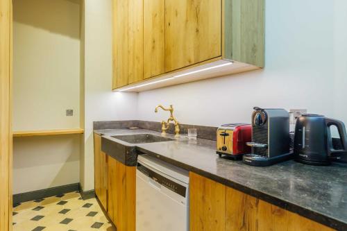 Superb apartment near Notre-Dame Cathedral - Mobility lease - image 10