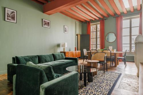 Superb apartment near Notre-Dame Cathedral - Mobility lease - image 3