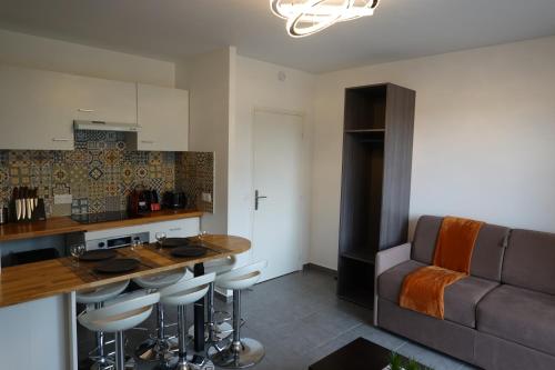 Kitchen, Fiesta Apartment in Le Blanc-Mesnil