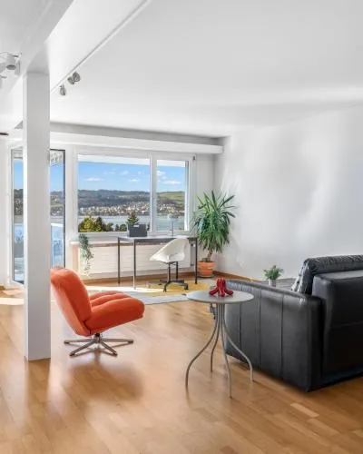 EXQUIS Design 3-Room Apartment KNOLL I Zurich Lake View I Balcony I Family-Friendly in Männedorf, Schweiz